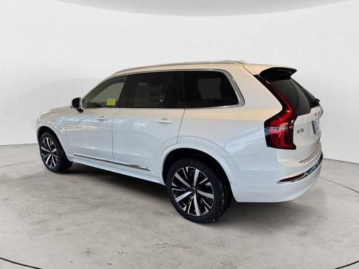 2026 Volvo XC90 B5 Core