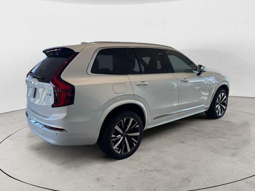 2026 Volvo XC90 B5 Core