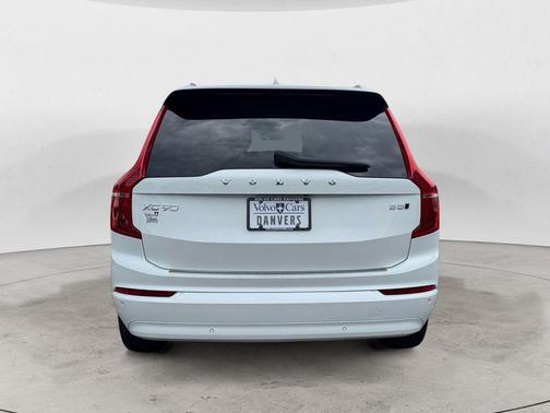 Crystal White Metallic 2023 Volvo XC90 B5 Core