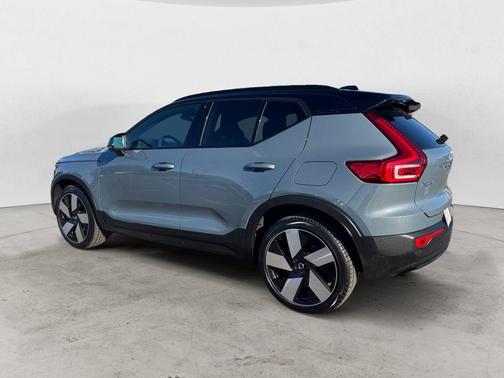 2023 Volvo XC40 Recharge Pure Electric Twin Plus