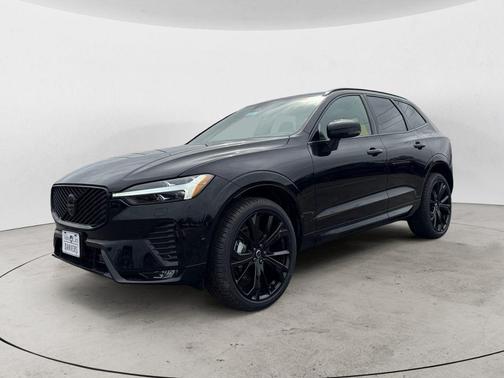 Ultra Black 2026 Volvo XC60 B5 Ultra Black Edition