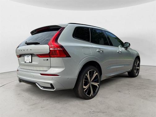 2025 Volvo XC60 B5 Ultra