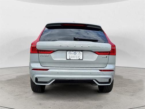 2025 Volvo XC60 B5 Ultra