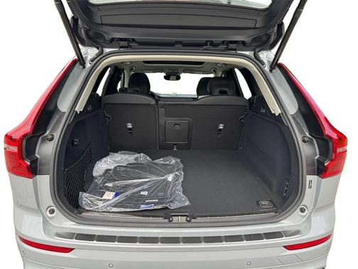 2025 Volvo XC60 B5 Ultra