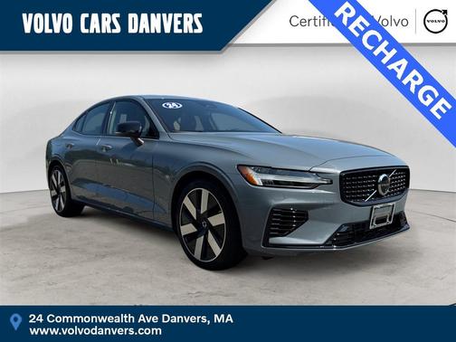 2024 Volvo S60 Recharge Plug-In Hybrid T8 Ultimate Dark Theme