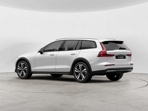White 2025 Volvo V60 Cross Country B5 Plus