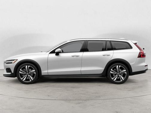 White 2025 Volvo V60 Cross Country B5 Plus