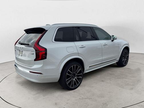 2026 Volvo XC90 B6 Plus 7-Seater