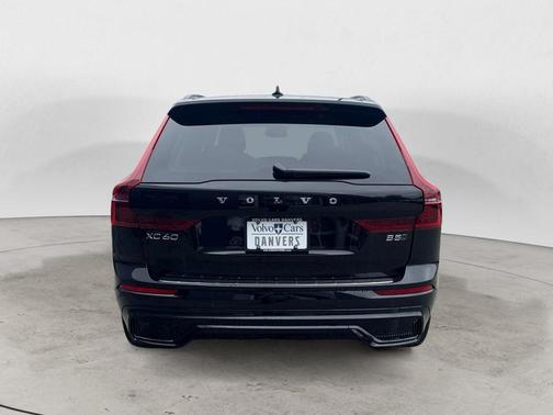 Onyx Black 2026 Volvo XC60 B5 Plus