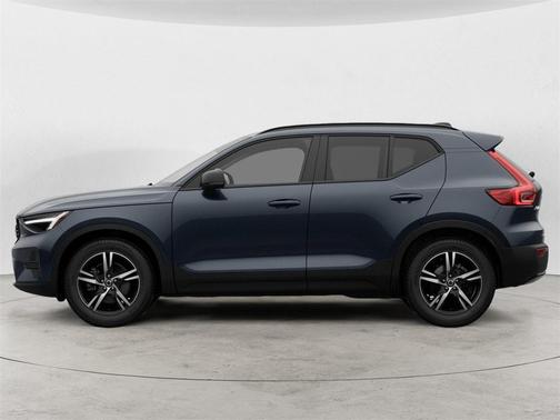 2026 Volvo XC40 B5 Core