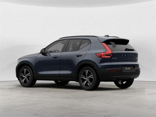 2026 Volvo XC40 B5 Core