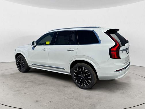 Crystal White 2026 Volvo XC90 Plug-In Hybrid T8 Plus 7-Seater