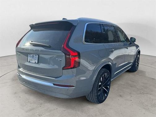 2025 Volvo XC90 Plug-In Hybrid T8 Plus 7-Seater