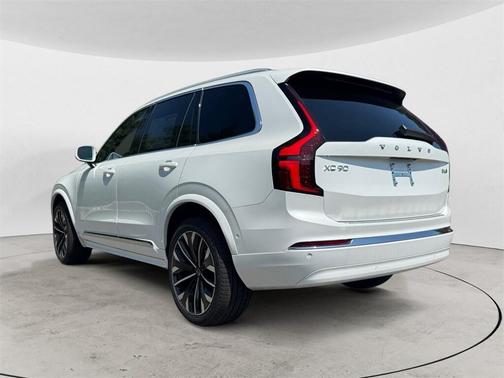 2026 Volvo XC90 B6 Plus 7-Seater