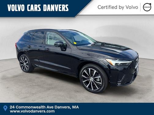 Onyx Black Metallic 2024 Volvo XC60 B5 Plus Dark Theme