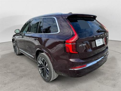2025 Volvo XC90 Plug-In Hybrid T8 Plus 7-Seater