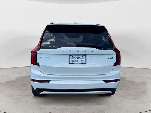 Crystal White 2026 Volvo XC90 B6 Ultra Dark Theme 6-Seater