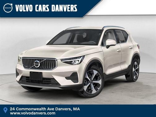 2025 Volvo XC40 B5 Ultra Bright Theme