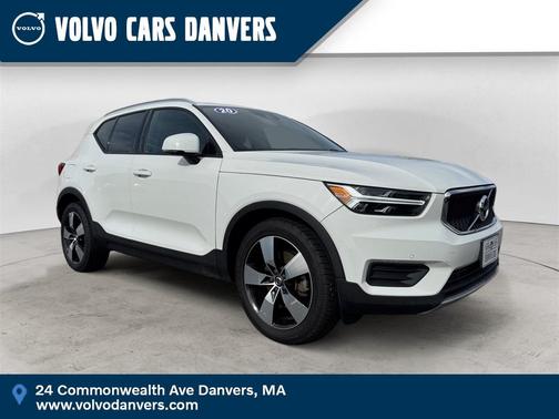 2020 Volvo XC40 T5 Momentum