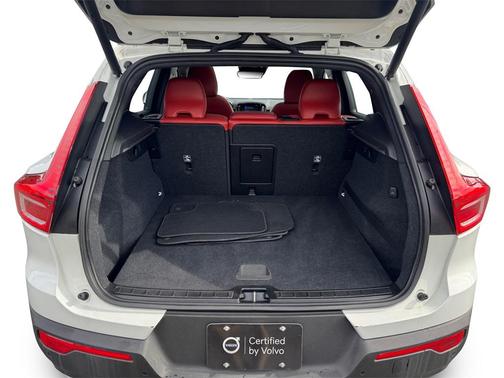 2020 Volvo XC40 T5 Momentum