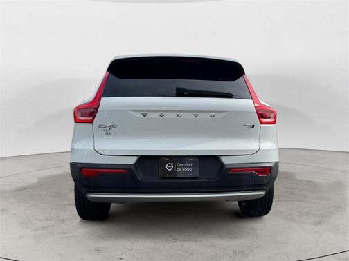2020 Volvo XC40 T5 Momentum