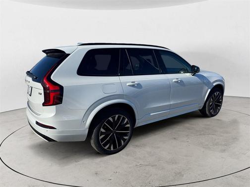 2026 Volvo XC90 B6 Ultra Dark Theme 6-Seater