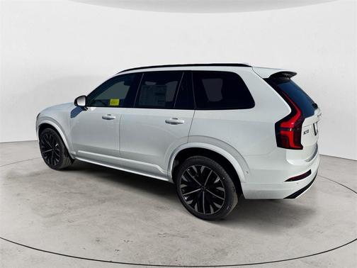 2026 Volvo XC90 B6 Ultra Dark Theme 6-Seater