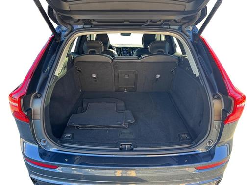 2025 Volvo XC60 B5 Core