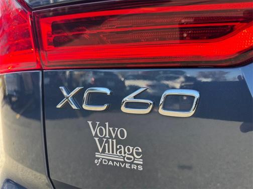 2025 Volvo XC60 B5 Core