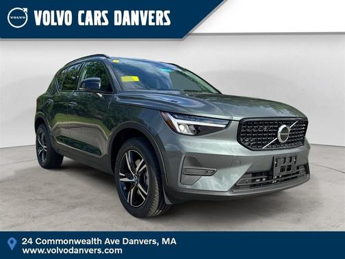 2026 Volvo XC40 B5 Core
