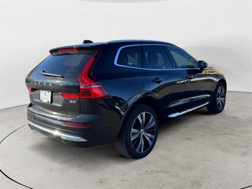 2023 Volvo XC60 B5 Plus Bright Theme