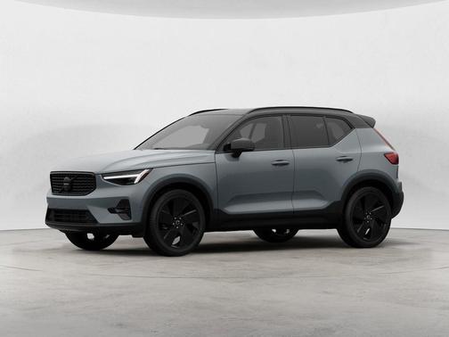 2026 Volvo XC40 B5 Ultra Black Edition