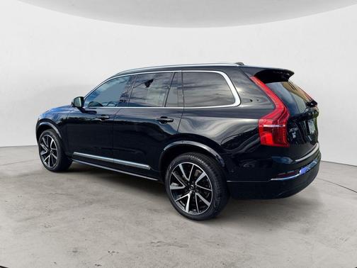 Onyx Black Metallic 2024 Volvo XC90 B6 Plus Bright Theme 6-Seater