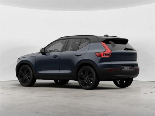 2026 Volvo XC40 B5 Ultra Black Edition