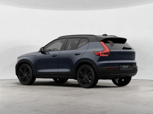 2026 Volvo XC40 B5 Ultra Black Edition