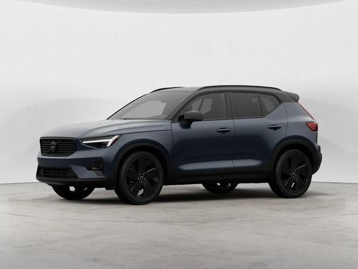 2026 Volvo XC40 B5 Ultra Black Edition