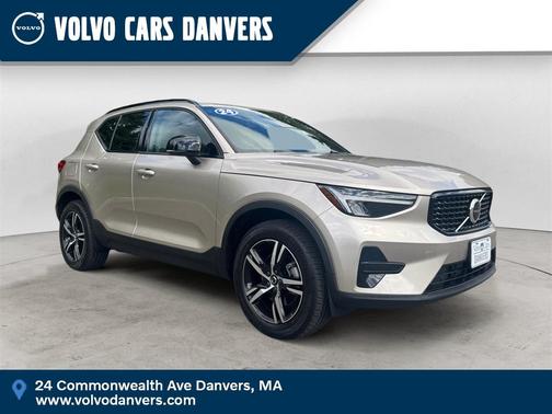 2024 Volvo XC40 B5 Core
