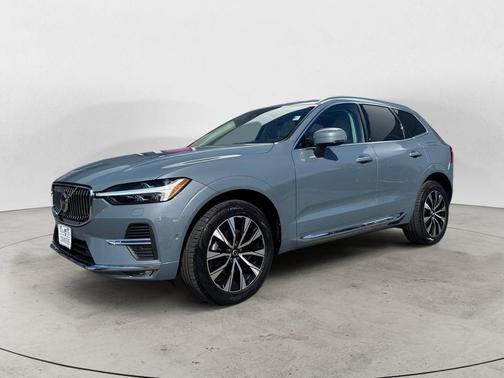 Gray Metallic 2023 Volvo XC60 B5 Plus Bright Theme