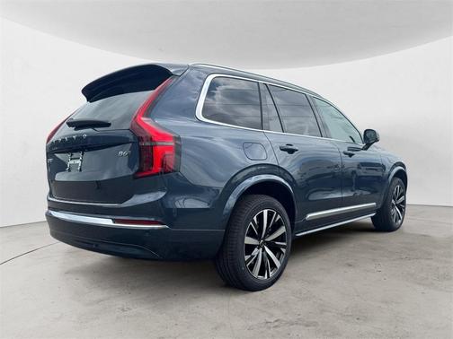 2025 Volvo XC90 B6 Core