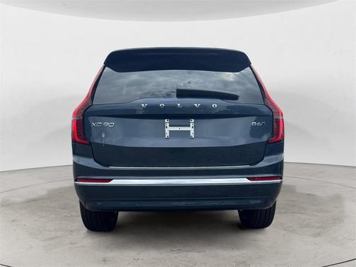 2025 Volvo XC90 B6 Core