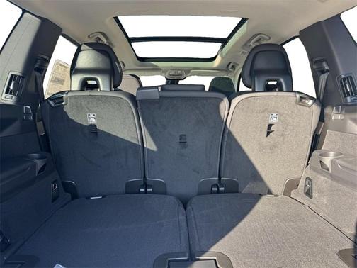 2025 Volvo XC90 B5 Plus 7-Seater