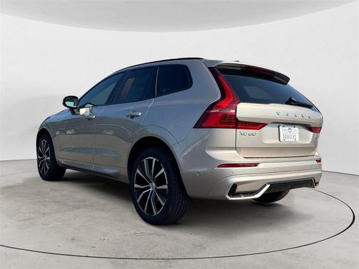 2025 Volvo XC60 B5 Plus