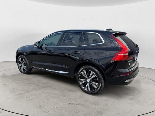 Onyx Black Metallic 2023 Volvo XC60 B5 Plus Bright Theme