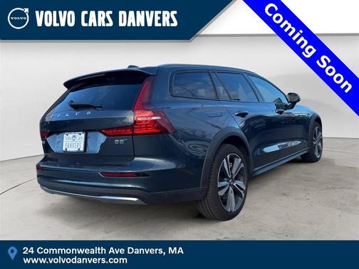 2025 Volvo V60 Cross Country B5 Plus