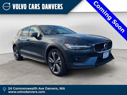 2025 Volvo V60 Cross Country B5 Plus