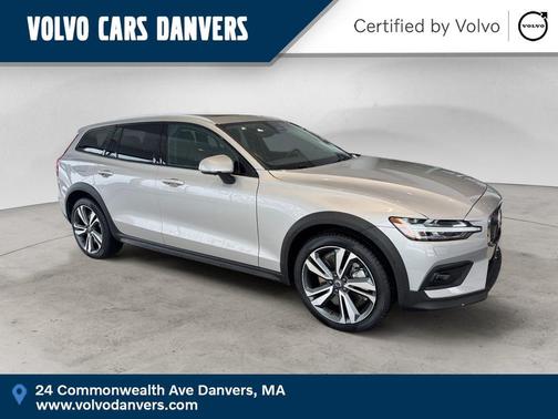 2025 Volvo V60 Cross Country B5 Plus