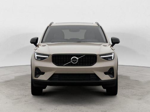 Sand Dune 2026 Volvo XC40 B5 Plus