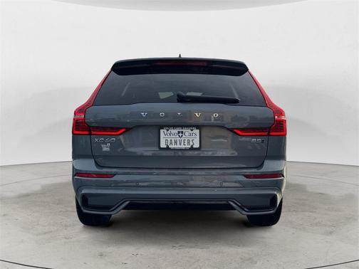 2023 Volvo XC60 B5 Plus Dark Theme