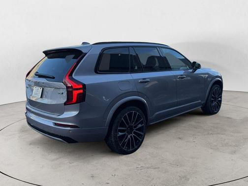2026 Volvo XC90 B6 Ultra Dark Theme 6-Seater