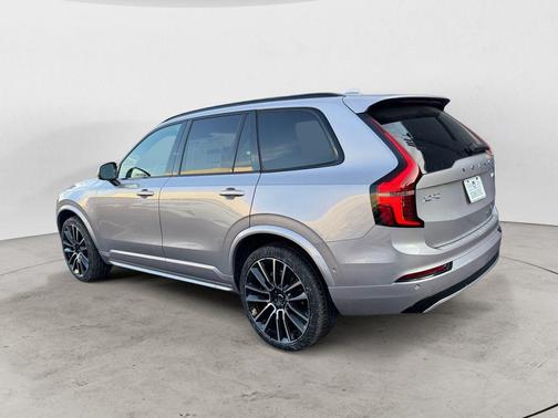 2026 Volvo XC90 B6 Ultra Dark Theme 6-Seater